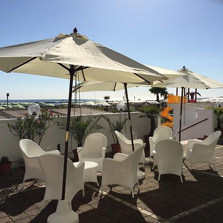 Hotel Belvedere Spiaggia 리미니 외부 사진
