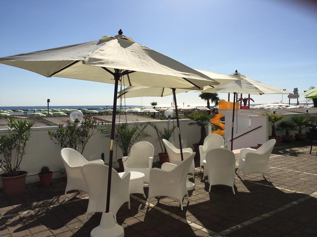Hotel Belvedere Spiaggia 리미니 외부 사진